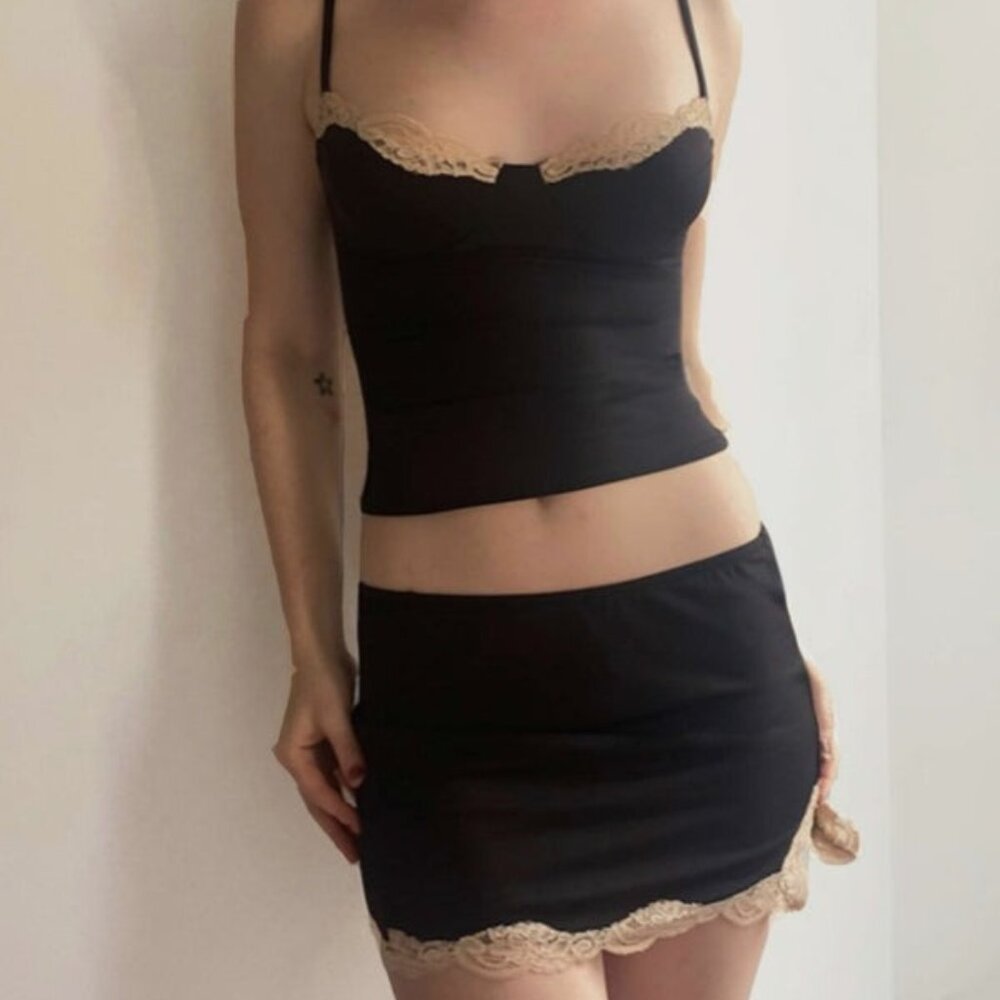 Only Hearts Delicious With Lace Rose Underwire Cami in Black & Parchment